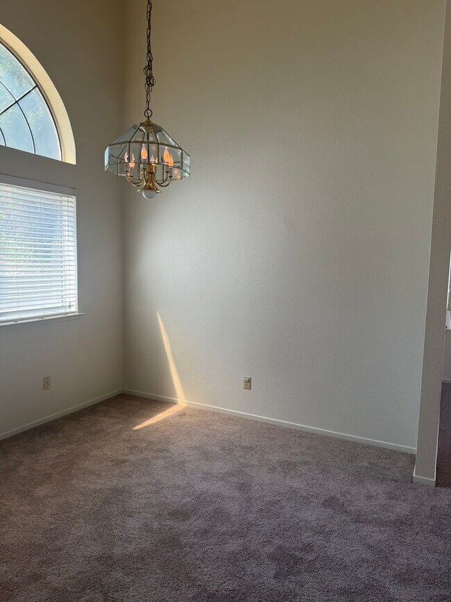Building Photo - 8317 Bramble Bush Cir