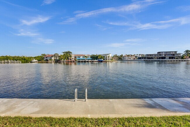 Building Photo - 876 Jeffery St