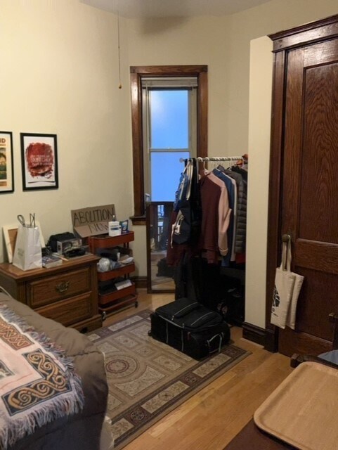 Building Photo - 638 W Grace St