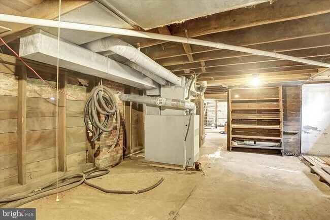 Building Photo - 319 N 2nd St