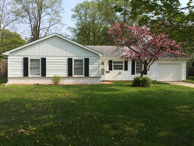 Primary Photo - 3 Bedroom Home in Wheaton