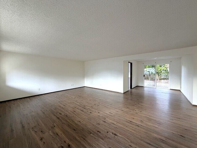 Building Photo - Olson -7721 &amp; 7723