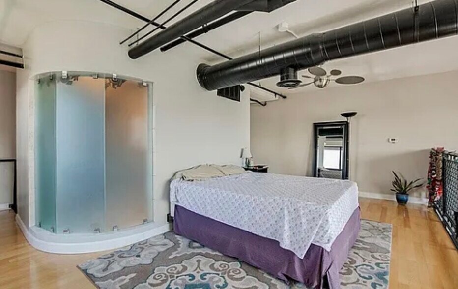 Building Photo - 3110 Thomas Ave