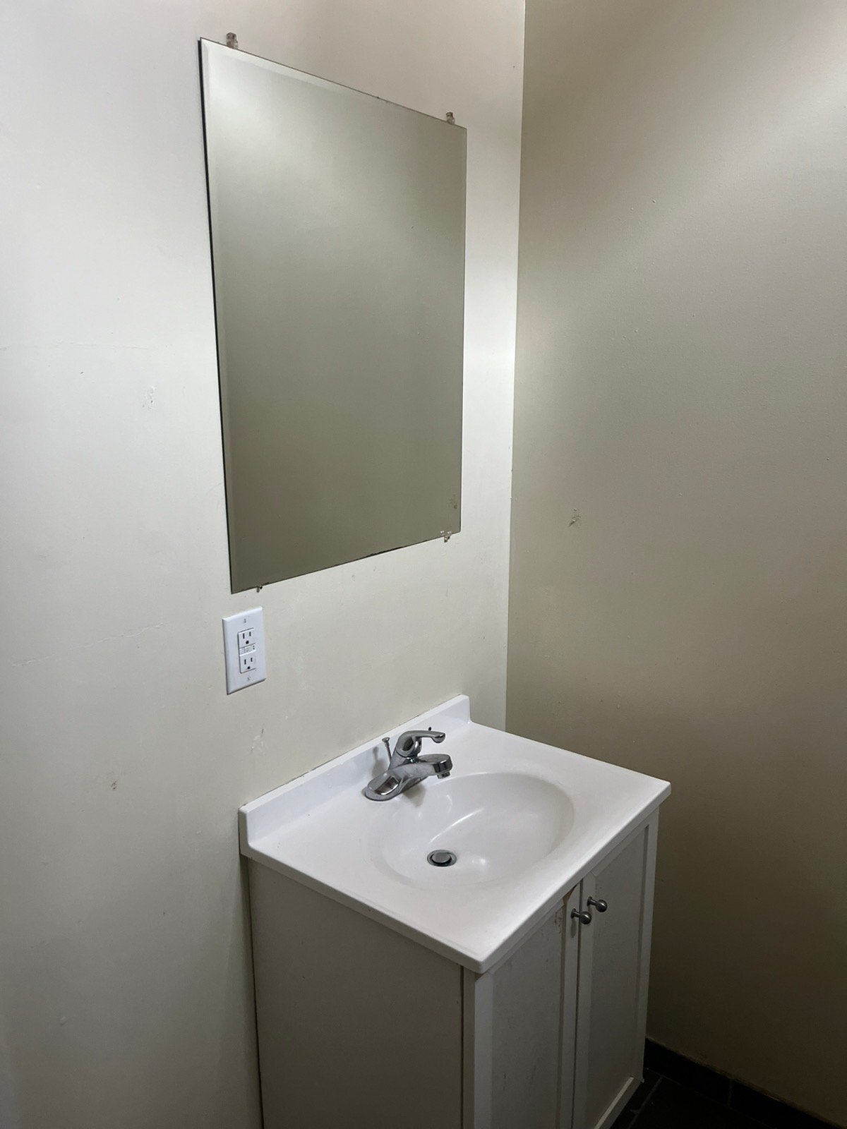 Building Photo - 1415 Kemper St