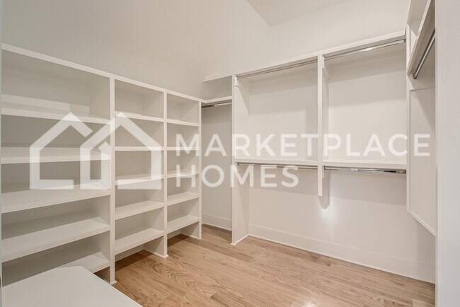 Building Photo - 518 Yokley Rd