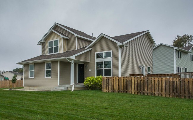 Building Photo - 3500 Park Side Dr