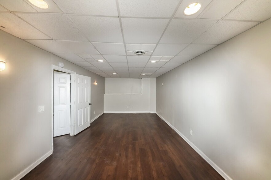 Building Photo - 187 Sherwood Forest Dr