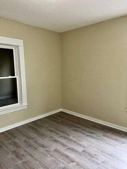 Building Photo - 16 Olivine St