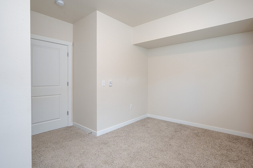 Unit C111 Web Ready-15 - Creekside Meadows