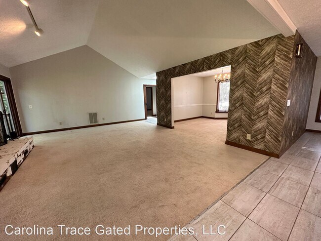 Building Photo - 3 br, 2 bath House - 5055 Bluebird Drive