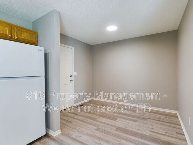 Building Photo - 2314-2316 Monroe Ave