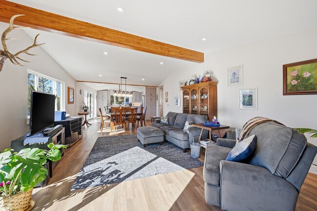 Building Photo - 30855 Walter Dr