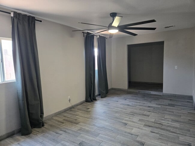 Building Photo - Coming Soon! ?Beautiful 4 bed, 2 bath Home, NO HOA! (Available 05/15/26)