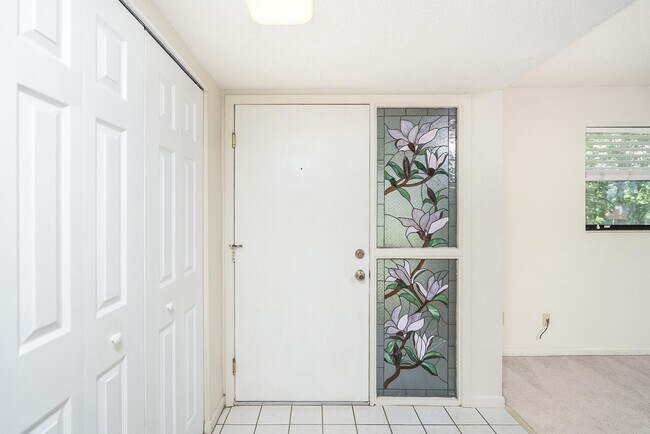 Building Photo - 10 Cristina Ct