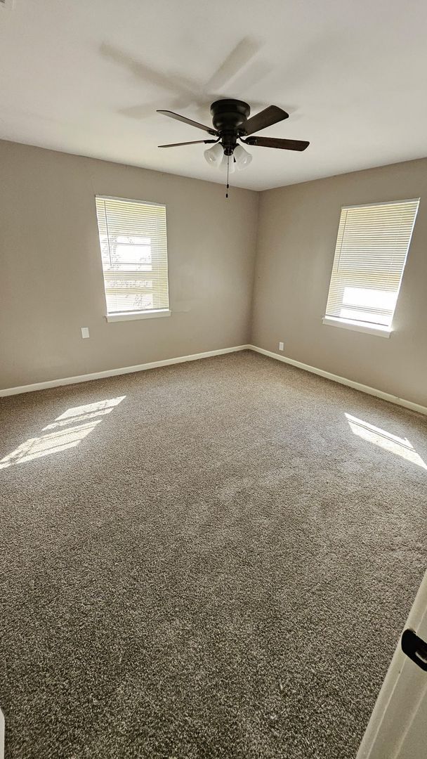 Building Photo - 3/1.5 pet friendly Gilmer