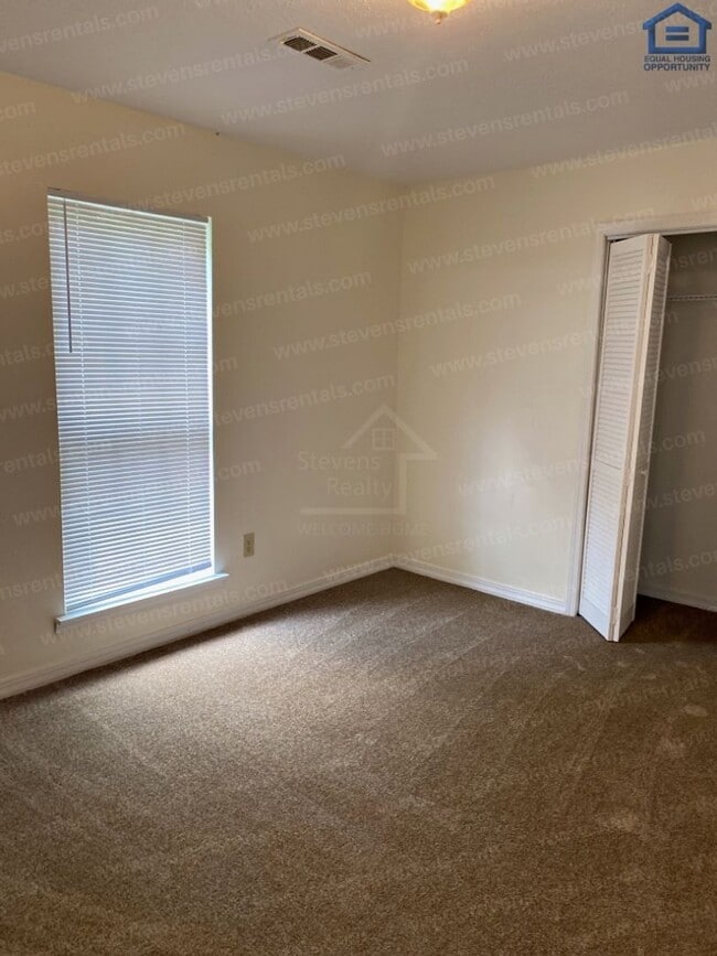 Building Photo - 166 Dogwood Pointe Dr