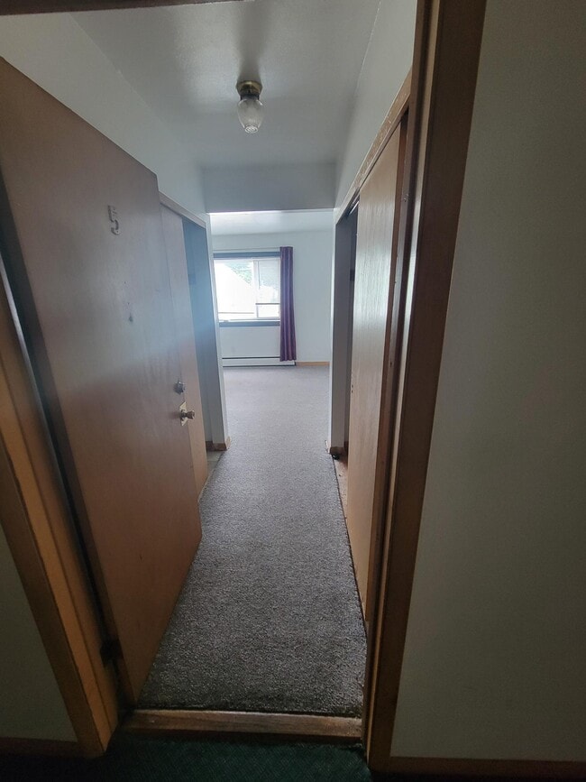 Building Photo - 6521