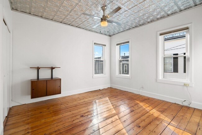 Building Photo - 4 Flint Pl
