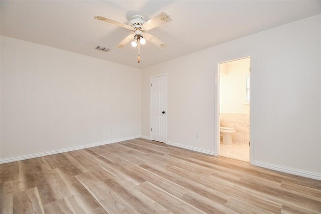 Building Photo - 162 Bluebonnet St