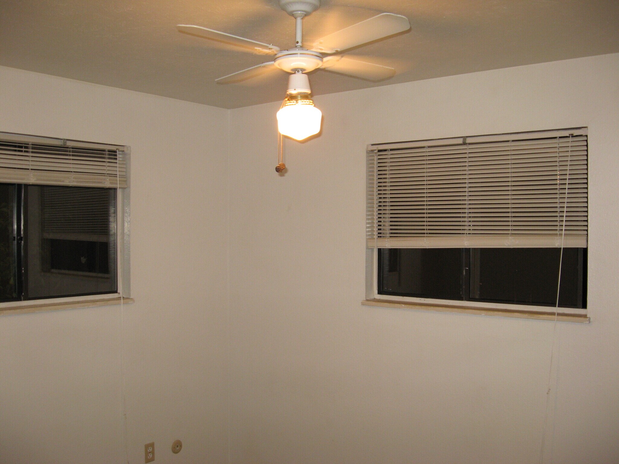 Building Photo - 670 Voiles Pl