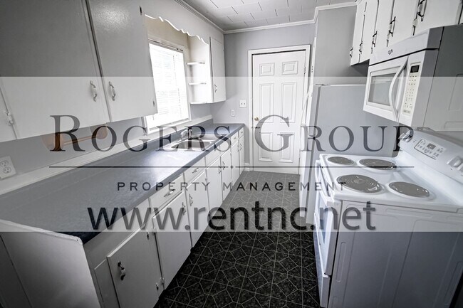 Building Photo - Homes for rent in Henderson NC - 716 Shirl...