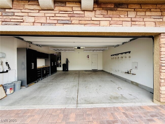 Building Photo - 253 Kindly Way