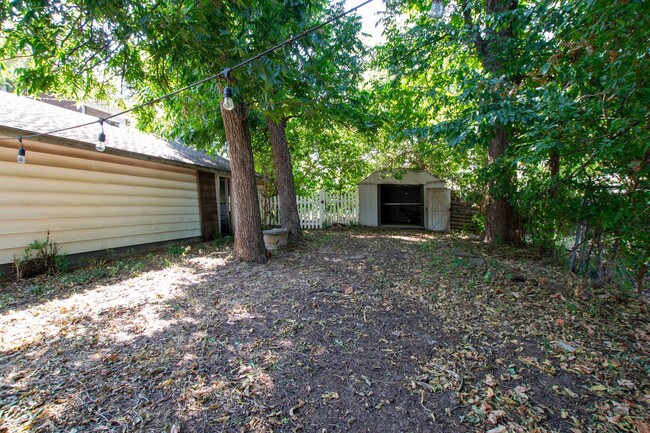 Building Photo - Historic Craftsman Charm: 3-Bedroom Home w...