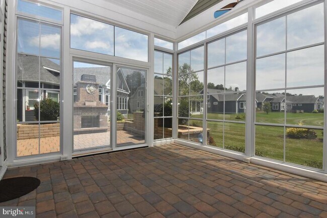 Building Photo - 16058 Rockport Dr