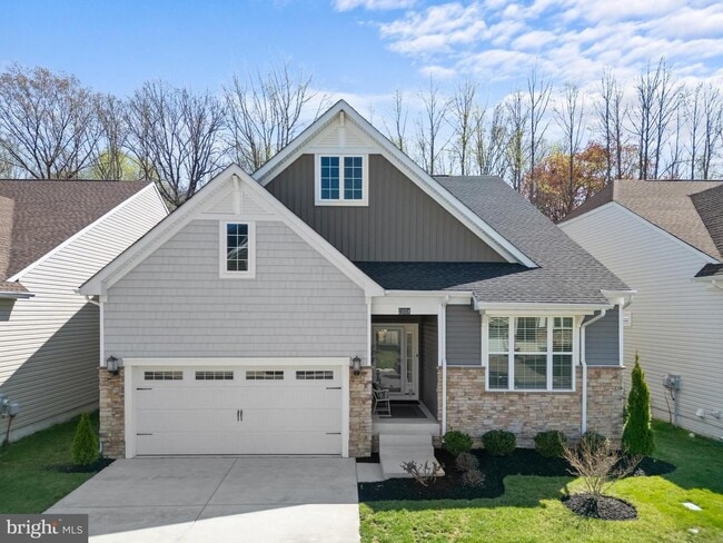 Primary Photo - Covered Bridge Trail Single Family home!