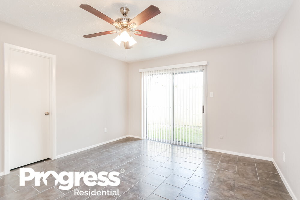 Building Photo - 3915 Vineyard Dr
