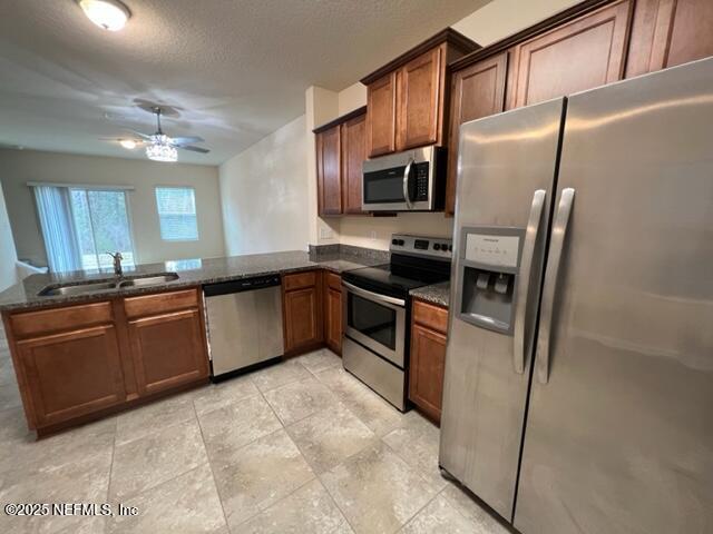 Building Photo - 726 Servia Dr
