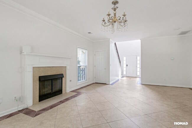 Building Photo - Charming 3BR House in Roswell