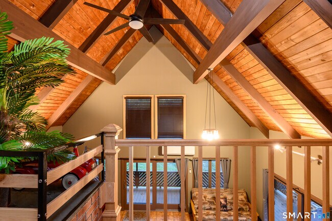 Building Photo - 7 Candleview Dr