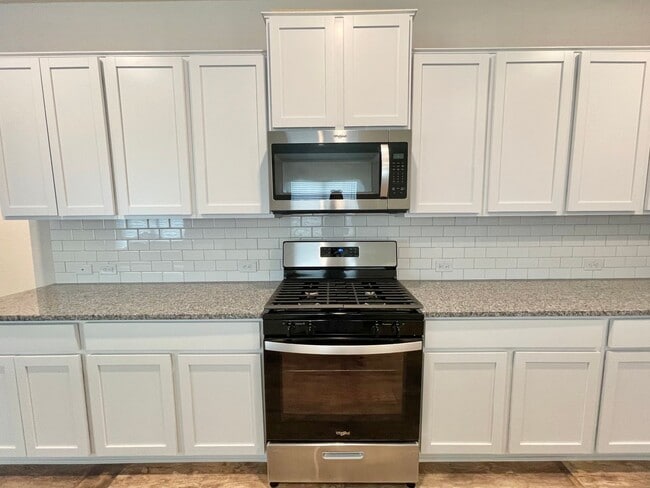 Building Photo - FOR RENT | 4 Bed • 2 Bath in Langdon