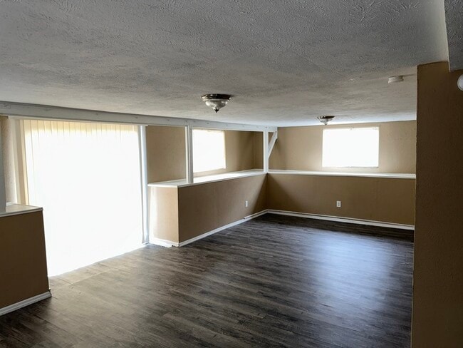 Building Photo - 1722 Dorchester Dr