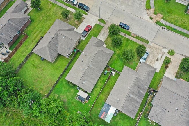 Building Photo - 8802 Shady Vista Ln