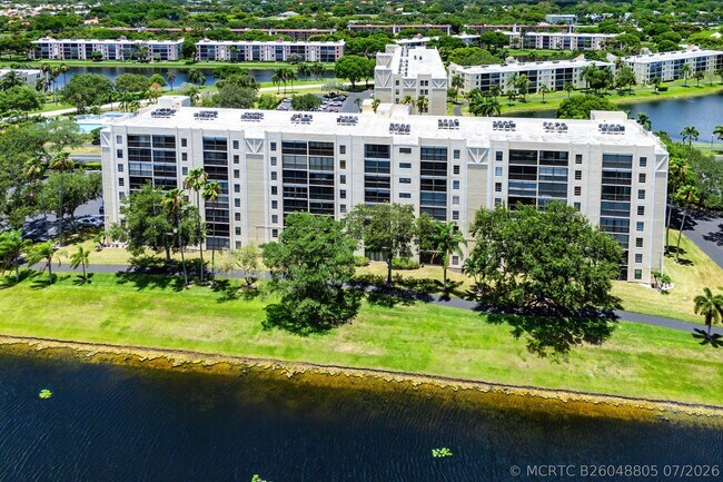 Building Photo - 7290 Kinghurst Dr