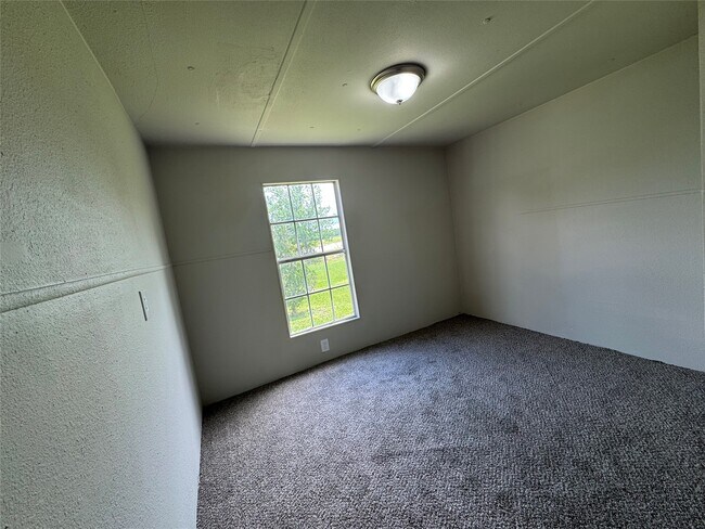 Building Photo - 6226 County Rd 48
