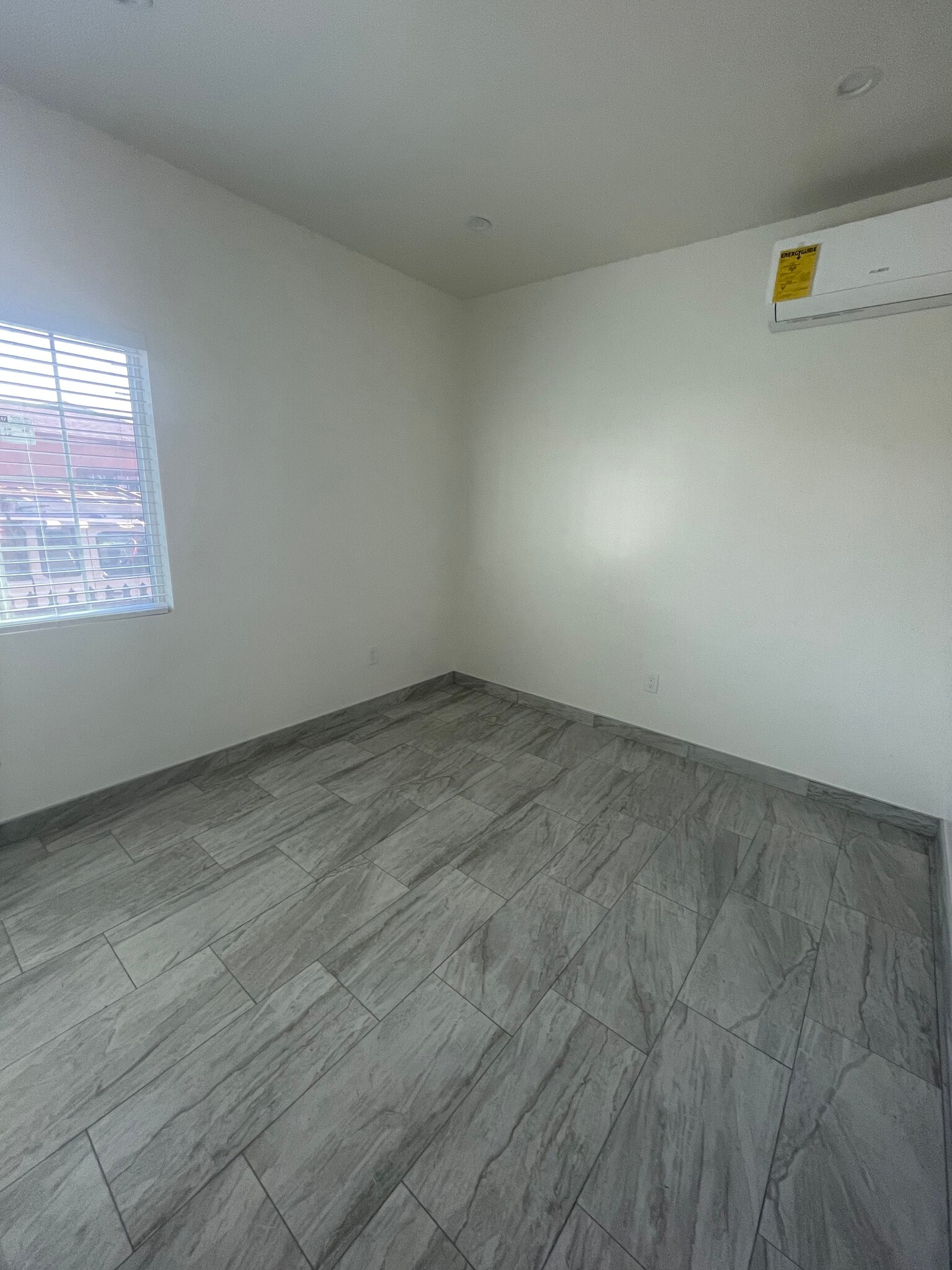 Building Photo - 600 W Palmer St