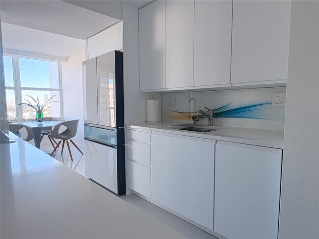 Building Photo - 230 174th St