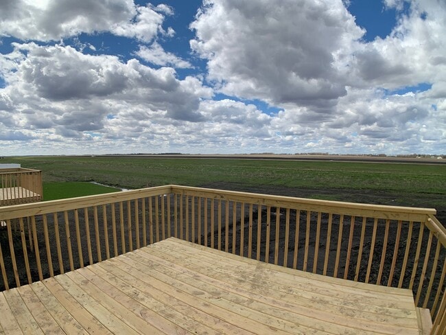 Building Photo - 3 Bed 3 Bath Single Family Home