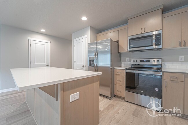 Building Photo - Elegant 2024 Built 3 Bedroom Vancouver Hom...