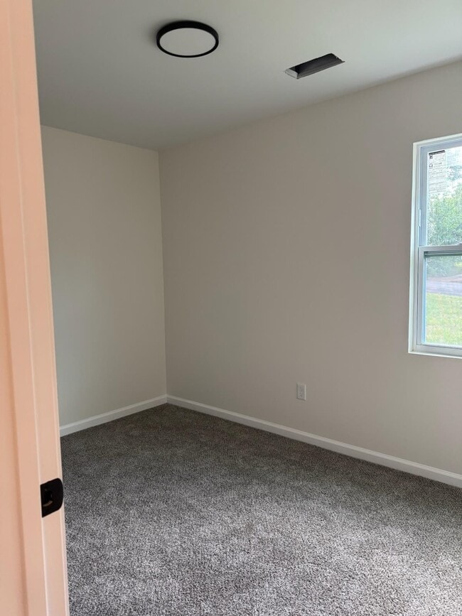 Building Photo - 385 Fitzgerald Dr