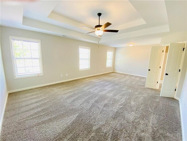 Building Photo - 1825 Miller Lake Dr