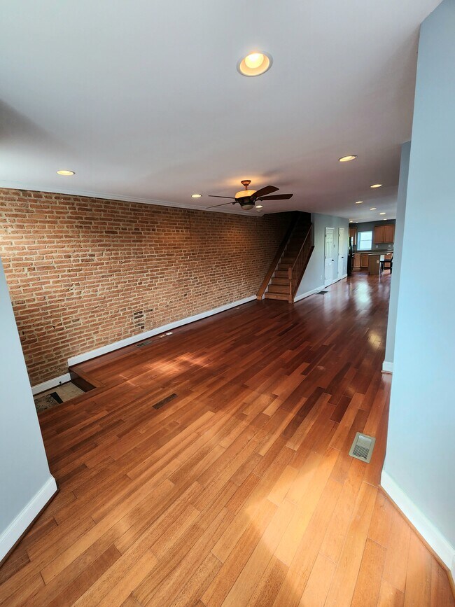 Building Photo - 764 E Fort Ave