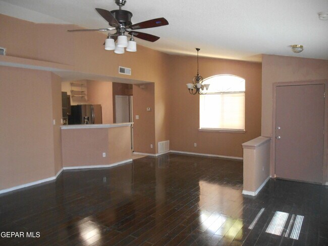 Building Photo - 14017 Tierra Vergel Dr