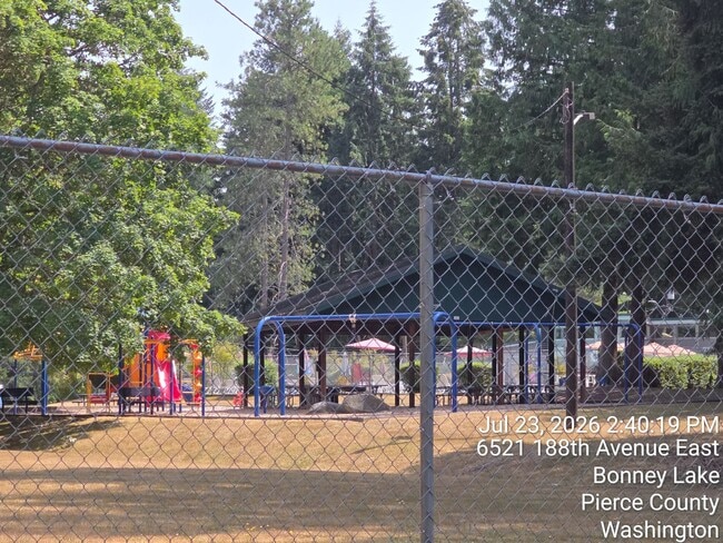 Building Photo - Bonney Lake - Lake Jane HOA - 3 bedroom 2 bathroom rambler home for rent -EV charger, Available NOW!