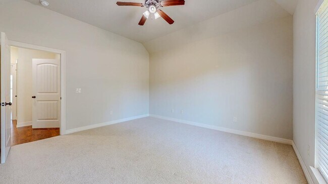 Building Photo - 313 Winding Brook Dr