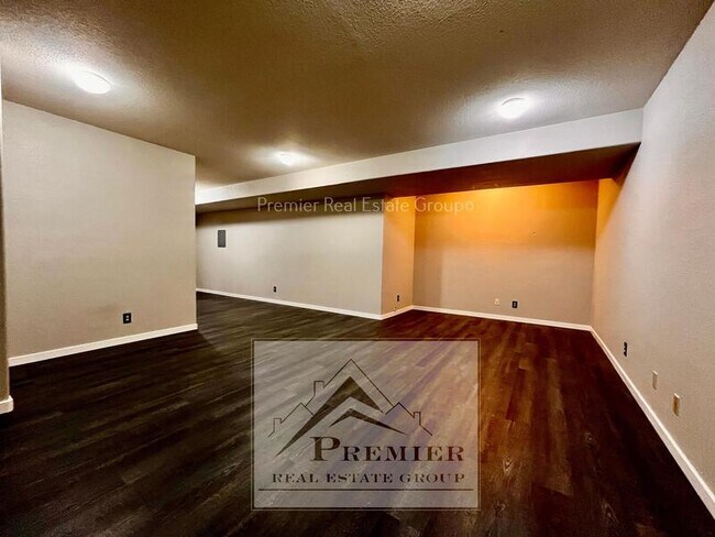 Building Photo - 240 Haversham Dr