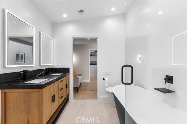 Building Photo - 20351 Wells Dr